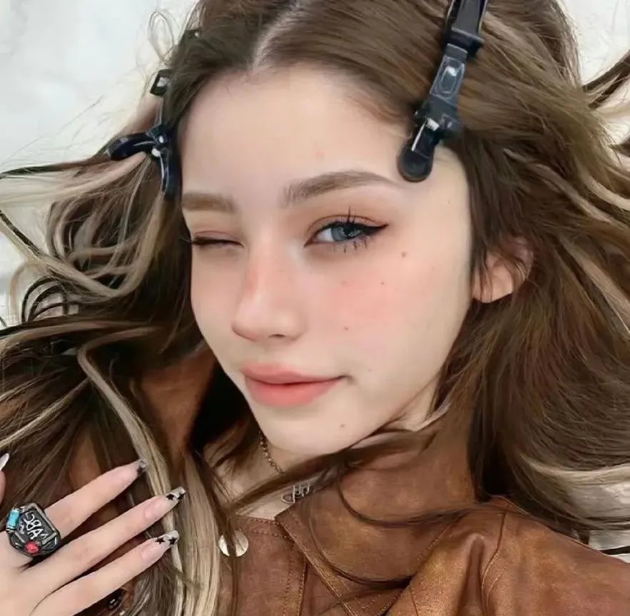 魔犬莱纳0011变身吧！